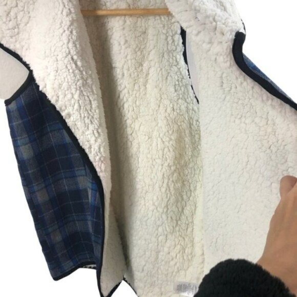 Nordstrom Buffalo Plaid Wool Blend Faux Fur Vest One Size Blue Gray Casual Cozy - Picture 5 of 8